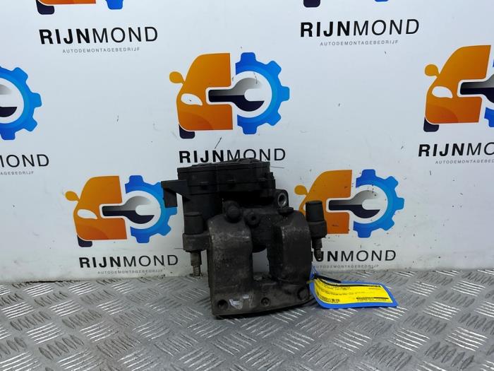 Bakre bromsok, vänster från en Mercedes-Benz C Estate (S205) C-180 1.6 16V BlueEfficiency 2017