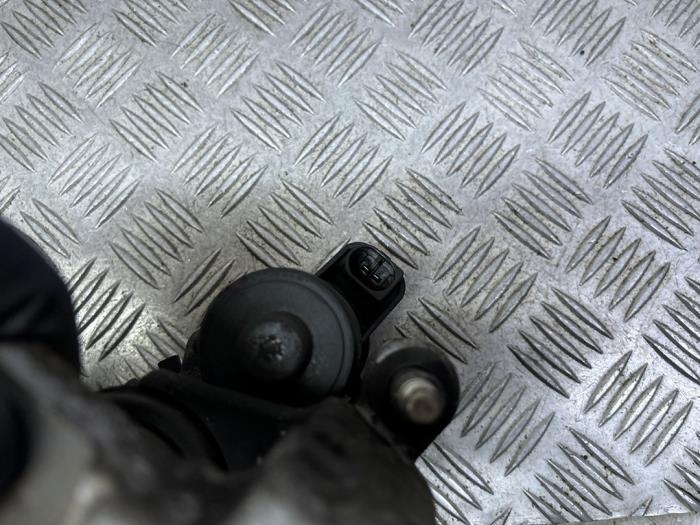 Bakre bromsok, vänster från en Mercedes-Benz C Estate (S205) C-180 1.6 16V BlueEfficiency 2017