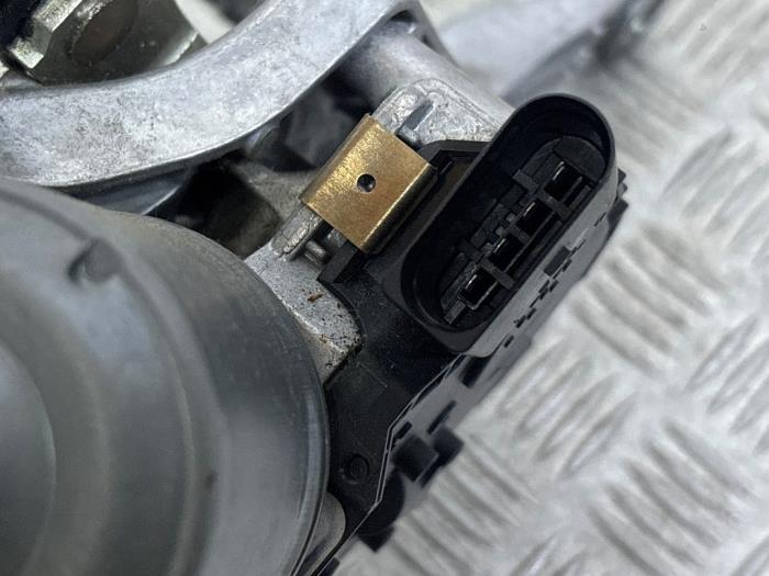 Torkarmotor + mekanism från en Mercedes-Benz C Estate (S205) C-180 1.6 16V BlueEfficiency 2017