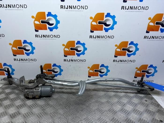 Torkarmotor + mekanism från en Mercedes-Benz C Estate (S205) C-180 1.6 16V BlueEfficiency 2017