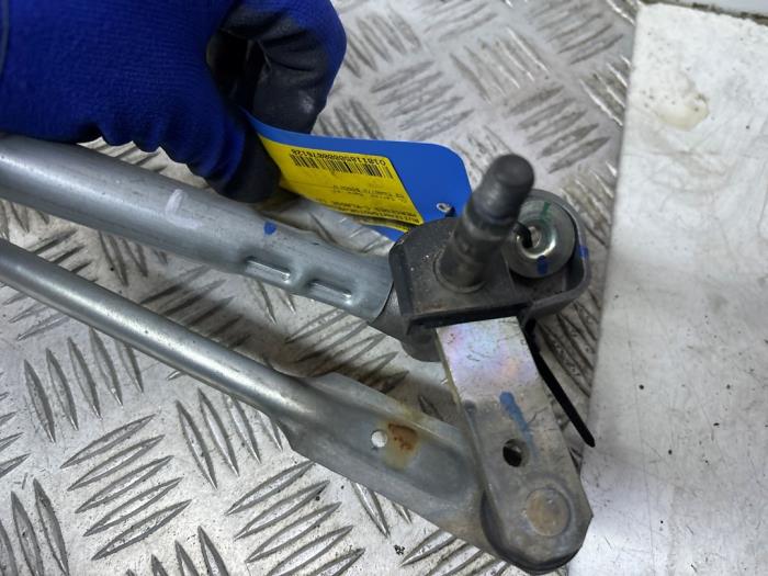 Torkarmotor + mekanism från en Mercedes-Benz C Estate (S205) C-180 1.6 16V BlueEfficiency 2017