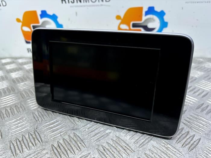 Navigeringsdisplay från en Mercedes-Benz C Estate (S205) C-180 1.6 16V BlueEfficiency 2017