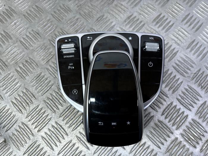 MMI-brytare från en Mercedes-Benz C Estate (S205) C-180 1.6 16V BlueEfficiency 2017