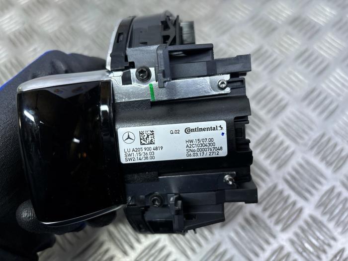 MMI-brytare från en Mercedes-Benz C Estate (S205) C-180 1.6 16V BlueEfficiency 2017