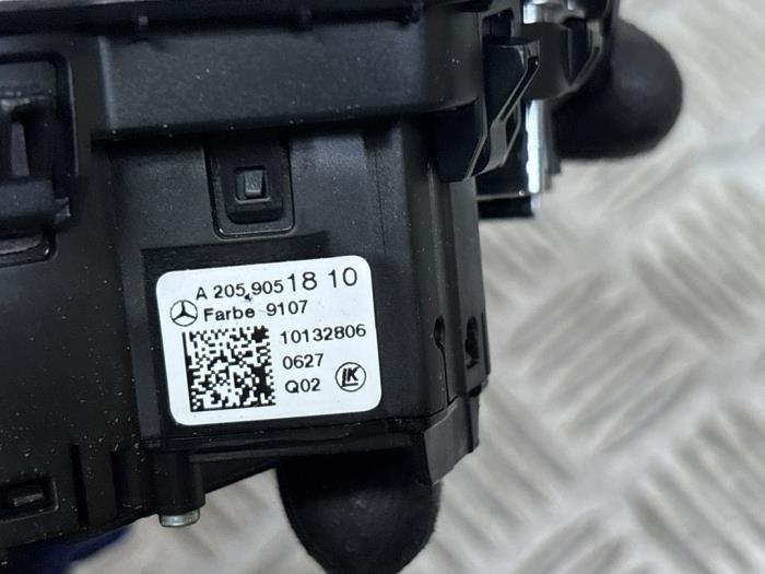Ljusbrytare från en Mercedes-Benz C Estate (S205) C-180 1.6 16V BlueEfficiency 2017
