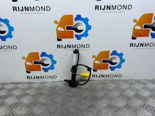 Begagnade Popup-huv Mercedes C Estate (S205) C-180 1.6 16V BlueEfficiency Pris € 75,00 Marginaltabell erbjuds av Autodemontage Rijnmond BV