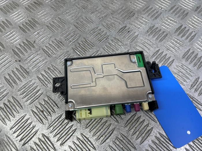 Telefonmodul från en Mercedes-Benz C Estate (S205) C-180 1.6 16V BlueEfficiency 2017