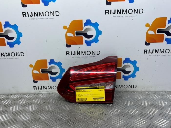 Baklykta, höger från en Mercedes-Benz C Estate (S205) C-180 1.6 16V BlueEfficiency 2017
