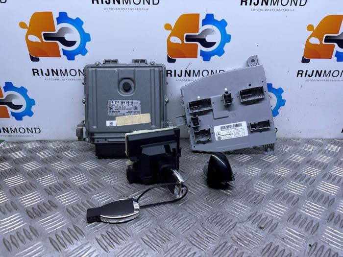 Tändningslås + dator från en Mercedes-Benz C Estate (S205) C-180 1.6 16V BlueEfficiency 2017