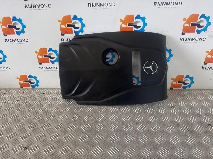 Motorkåpa från en Mercedes-Benz C Estate (S205) C-180 1.6 16V BlueEfficiency 2017