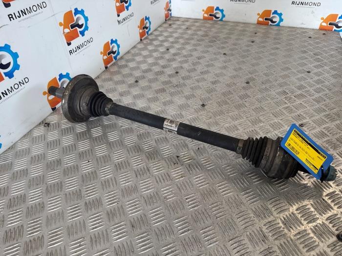 Drivaxel, vänster bak från en Mercedes-Benz C Estate (S205) C-180 1.6 16V BlueEfficiency 2017