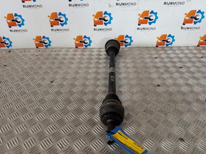 Drivaxel, höger bak från en Mercedes-Benz C Estate (S205) C-180 1.6 16V BlueEfficiency 2017