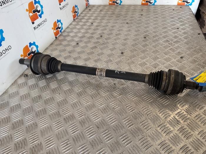 Drivaxel, höger bak från en Mercedes-Benz C Estate (S205) C-180 1.6 16V BlueEfficiency 2017