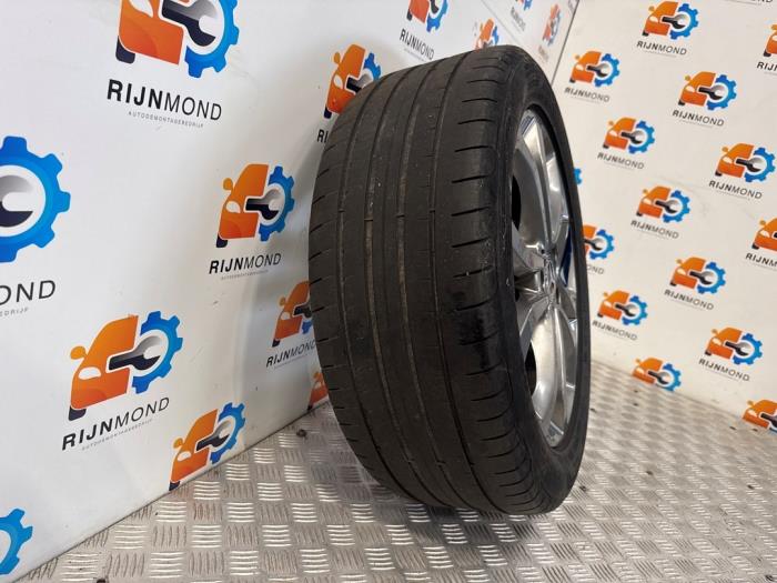 Hjul + däck från en Mercedes-Benz C Estate (S205) C-180 1.6 16V BlueEfficiency 2017