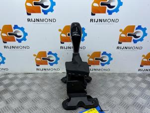 Używane Dzwignia wyboru automatycznej skrzyni biegów BMW X1 (F48) sDrive 18i 1.5 12V TwinPower Turbo Cena na żądanie oferowane przez Autodemontage Rijnmond BV