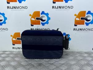 Używane Pokrywa wlewu paliwa BMW X1 (F48) sDrive 18i 1.5 12V TwinPower Turbo Cena € 48,39 Z VAT oferowane przez Autodemontage Rijnmond BV