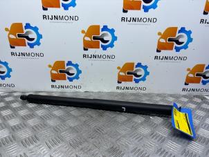 Używane Amortyzator gazowy lewy tyl BMW X1 (F48) sDrive 18i 1.5 12V TwinPower Turbo Cena na żądanie oferowane przez Autodemontage Rijnmond BV