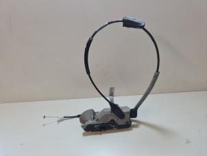 Gebruikte Deurslot Mechaniek 2Deurs links Peugeot 208 I (CA/CC/CK/CL) 1.0 Vti 12V PureTech Prijs € 18,00 Margeregeling aangeboden door Autodemontage VDW