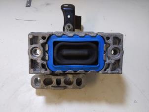 Gebruikte Motorsteun Volkswagen Caddy III (2KA,2KH,2CA,2CH) 2.0 SDI Prijs € 14,00 Margeregeling aangeboden door Autodemontage VDW