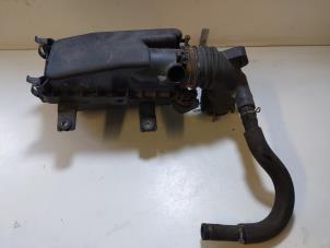 Begagnade Luftfilterhus Toyota Yaris III (P13) 1.33 16V Dual VVT-I Pris € 30,00 Marginaltabell erbjuds av Autodemontage VDW