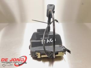 Begagnade Dörrmekanism, 4-dörrars, höger bak Renault Megane II Grandtour (KM) 1.5 dCi 85 Pris € 49,00 Marginaltabell erbjuds av Autodemontagebedrijf de Jong