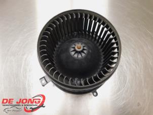 Gebruikte Kachel Ventilatiemotor Chrysler 300 C 3.5 V6 24V Prijs € 34,95 Margeregeling aangeboden door Autodemontagebedrijf de Jong