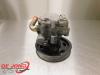 Servostyrningspump från en Volkswagen Passat Variant (3B6) 1.9 TDI 130 2004