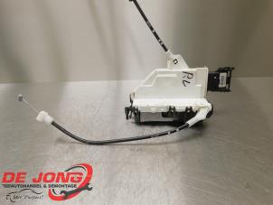 Begagnade Dörrlåsmekanism, 2-dörrars, höger Citroen Berlingo 1.6 Hdi 16V 90 Pris € 17,99 Marginaltabell erbjuds av Autodemontagebedrijf de Jong