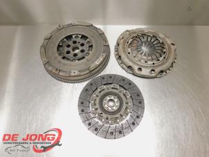 Begagnade Tvåmassesvänghjul Opel Astra J (PC6/PD6/PE6/PF6) 1.4 Turbo 16V Pris € 98,99 Marginaltabell erbjuds av Autodemontagebedrijf de Jong