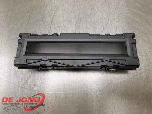 Gebruikte Display Interieur Opel Insignia Sports Tourer 2.0 CDTI 16V 160 Ecotec Prijs € 24,99 Margeregeling aangeboden door Autodemontagebedrijf de Jong