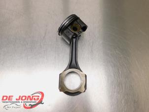 Begagnade Kolv Mercedes E (W213) E-200d 2.0 Turbo 16V Pris € 99,99 Marginaltabell erbjuds av Autodemontagebedrijf de Jong