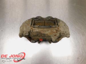 Gebruikte Remklauw (Tang) rechts-voor Mitsubishi Pajero Hardtop (V6/7) 3.2 DI-D 16V Autom. Prijs € 14,99 Margeregeling aangeboden door Autodemontagebedrijf de Jong