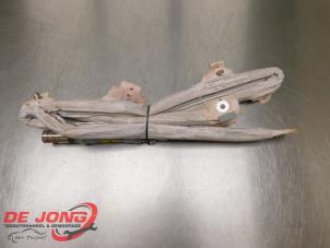 Begagnade Takgardinairbag, vänster Mercedes E (C207) E-350 CDI BlueEfficiency 3.0 V6 24V Pris € 59,99 Marginaltabell erbjuds av Autodemontagebedrijf de Jong