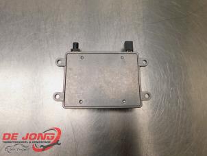 Gebruikte Antenne Versterker Mercedes ML II (164/4JG) 3.0 ML-280 CDI 4-Matic V6 24V Prijs € 9,90 Margeregeling aangeboden door Autodemontagebedrijf de Jong