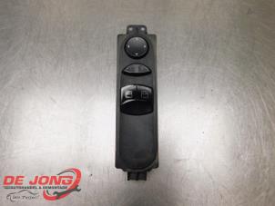 Gebruikte Combischakelaar ramen Mercedes Sprinter 3,5t (906.73) 313 CDI 16V Prijs € 29,99 Margeregeling aangeboden door Autodemontagebedrijf de Jong