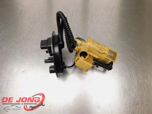 Używane Elektryczna pompa paliwa Mercedes C (W205) C-200 1.6 CDI BlueTEC, C-200 d 16V Cena € 38,99 Procedura marży oferowane przez Autodemontagebedrijf de Jong