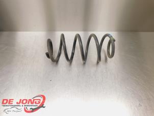 Begagnade Bakre spolfjäder Mercedes GLA (156.9) 2.2 220 d 16V 4-Matic Pris € 48,35 Marginaltabell erbjuds av Autodemontagebedrijf de Jong