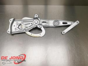 Begagnade Fönstermekanism, 4-dörrars, vänster fram Renault Scénic III (JZ) 1.4 16V TCe 130 Pris € 28,99 Marginaltabell erbjuds av Autodemontagebedrijf de Jong