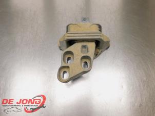 Gebruikte Versnellingsbak Steun Mercedes B (W246) 1.6 B-180 BlueEFFICIENCY Turbo 16V Prijs € 21,90 Margeregeling aangeboden door Autodemontagebedrijf de Jong