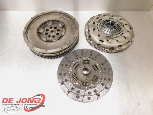 Używane Dwumasowe kolo zamachowe Volkswagen Touareg (7LA/7L6) 2.5 TDI R5 Cena € 164,99 Procedura marży oferowane przez Autodemontagebedrijf de Jong