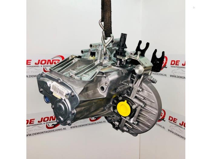 Växellåda från en Peugeot Boxer (U9) 2.2 HDi 130 Euro 5 2015