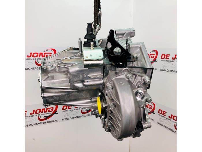 Växellåda från en Peugeot Boxer (U9) 2.2 HDi 130 Euro 5 2015