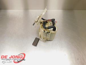 Begagnade Elektrisk bränslepump Opel Astra H (L48) 1.6 16V Twinport Pris € 24,99 Marginaltabell erbjuds av Autodemontagebedrijf de Jong