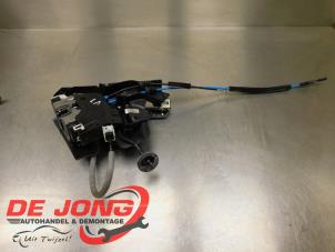 Gebruikte Portierslot Mechaniek 4Deurs links-achter Mercedes C Estate (S204) 2.2 C-200 CDI 16V BlueEFFICIENCY Prijs € 39,95 Margeregeling aangeboden door Autodemontagebedrijf de Jong