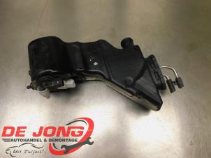 Gebruikte Ruitensproeiertank voor Mercedes GLC (X253) 2.2 220d 16V BlueTEC 4-Matic Prijs € 49,99 Margeregeling aangeboden door Autodemontagebedrijf de Jong