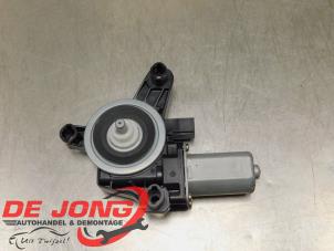 Używane Silnik szyby drzwiowej Mercedes A (177.0) 1.3 A-200 Turbo 16V Cena € 24,90 Procedura marży oferowane przez Autodemontagebedrijf de Jong