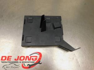 Begagnade Komfortmodul Volkswagen Touareg (7PA/PH) 4.2 TDI V8 DPF 32V Pris € 48,99 Marginaltabell erbjuds av Autodemontagebedrijf de Jong