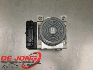 Begagnade ABS-pump Mercedes C (W205) C-200d 2.2 16V Pris € 94,99 Marginaltabell erbjuds av Autodemontagebedrijf de Jong