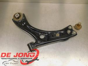 Begagnade Främre gaffelben, vänster Ford Focus 4 1.0 EcoBoost 12V Hybrid 125 Pris € 60,45 Marginaltabell erbjuds av Autodemontagebedrijf de Jong