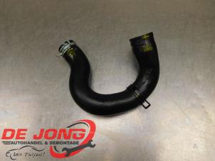 Begagnade Kylarslang Opel Karl 1.0 12V Pris € 24,99 Marginaltabell erbjuds av Autodemontagebedrijf de Jong